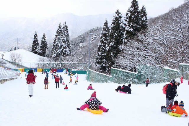 滋賀でお金をかけずに雪遊び 用具やウェアがなくても楽しめるスポット３選 まっちゃんの 子どもの遊び場 インフォ
