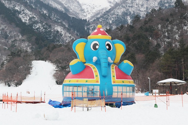 マキノ高原へ行ってきた 雪遊びの世界へ片道2円バスで まっちゃんの 子どもの遊び場 インフォ